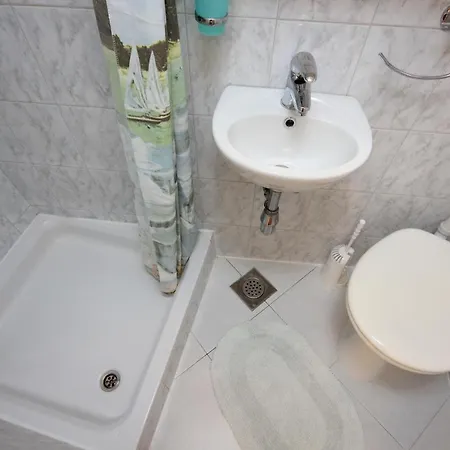 Studio Komiza 2431a